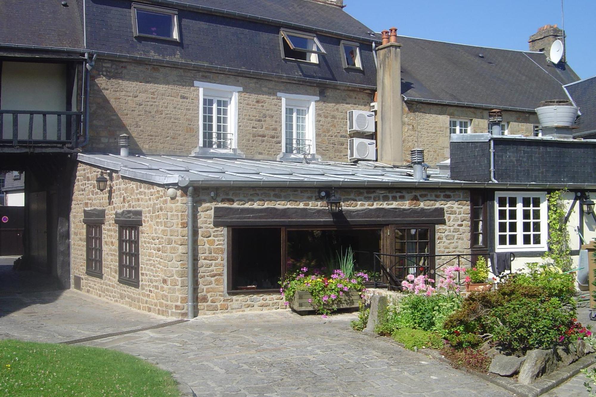 ‪‪Hotel de la Croix d'Or‬‬  آفروشْ المظهر الخارجي الصورة
