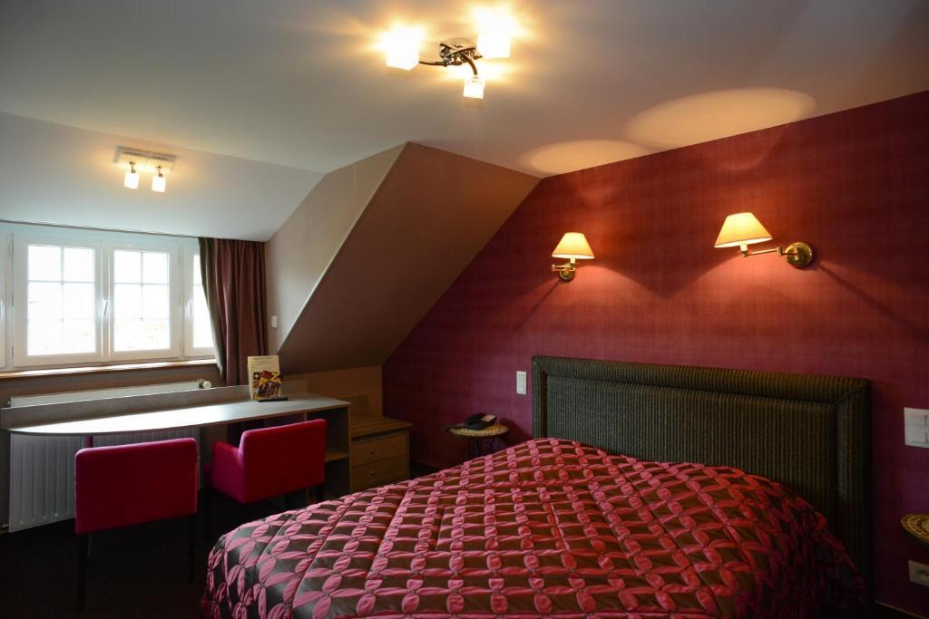 ‪‪Hotel de la Croix d'Or‬‬  آفروشْ الغرفة الصورة