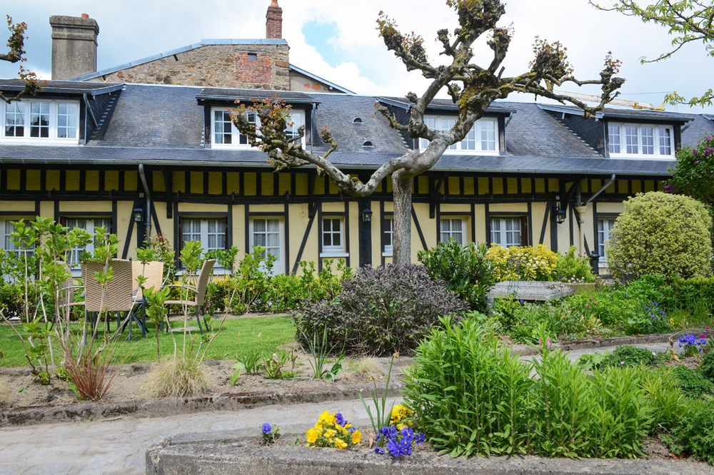 ‪‪Hotel de la Croix d'Or‬‬  آفروشْ المظهر الخارجي الصورة