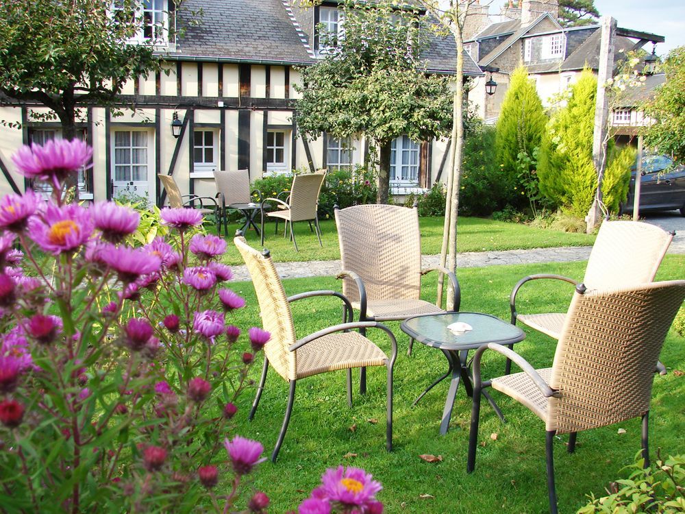 ‪‪Hotel de la Croix d'Or‬‬  آفروشْ المظهر الخارجي الصورة