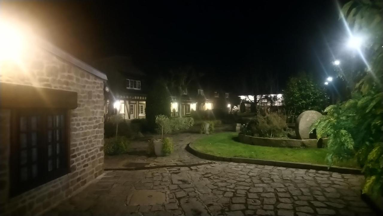 ‪‪Hotel de la Croix d'Or‬‬  آفروشْ المظهر الخارجي الصورة