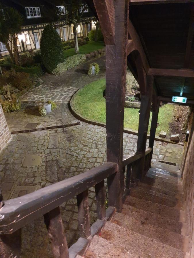 ‪‪Hotel de la Croix d'Or‬‬  آفروشْ المظهر الخارجي الصورة